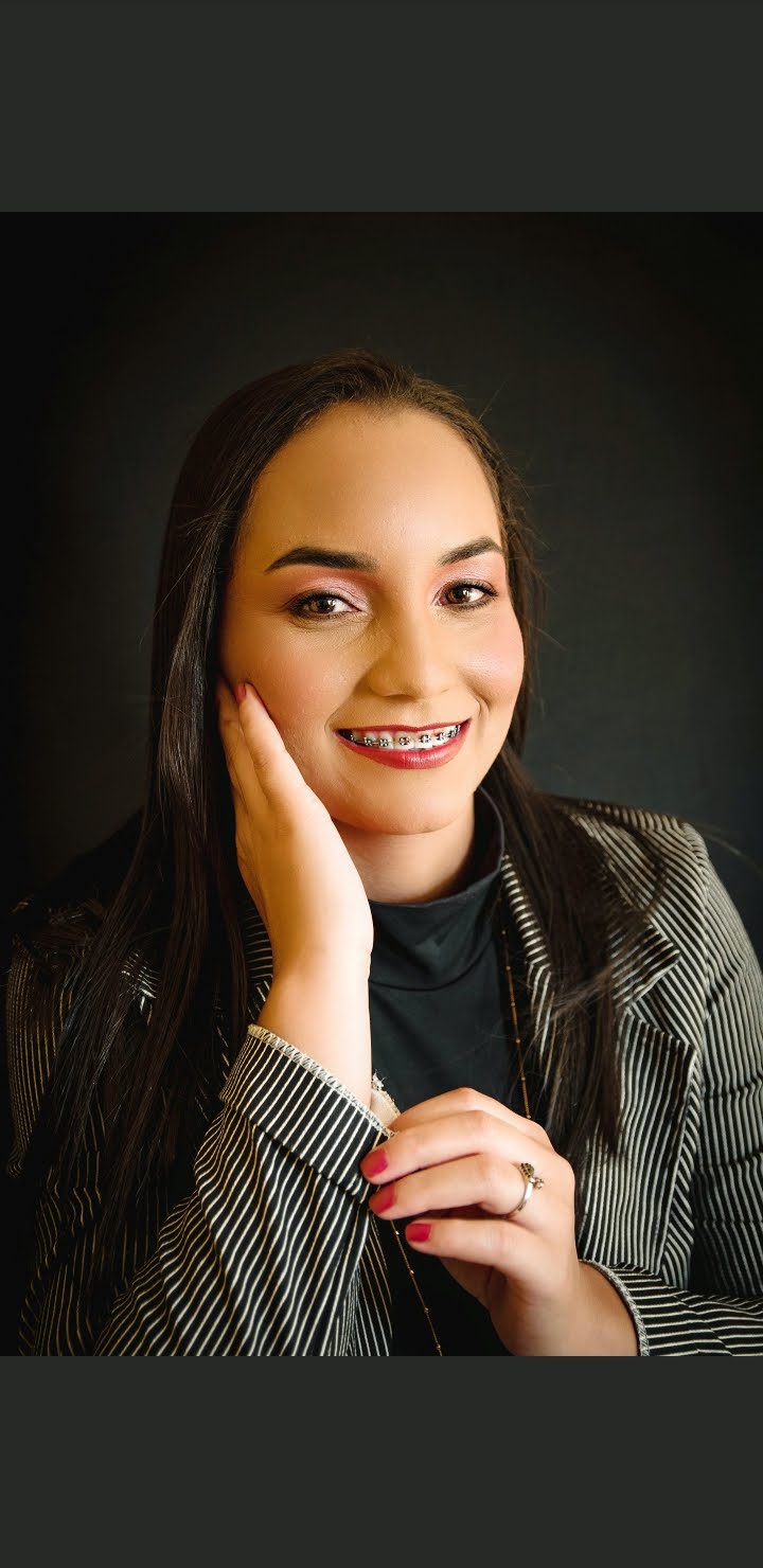 Escritora Brejinhense Participa do IV Prêmio Internacional World Book Review 23-24