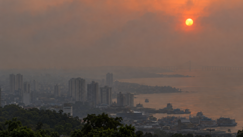 Fumaça das queimadas agrava poluição do ar no Amazonas e ameaça a saúde da população